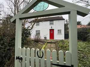 The White Cottage- click for photo gallery